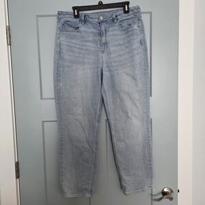American Eagle Mom Straight Jeans Size 14 High Rise Light Wash